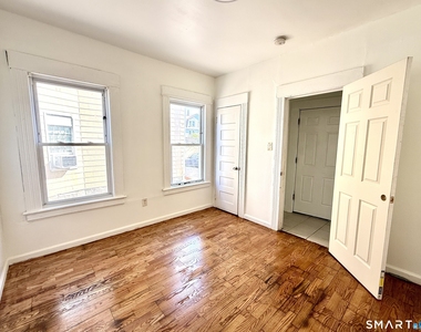 202 Sixth Street - Photo Thumbnail 5