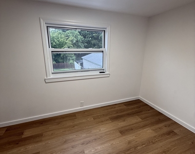 293 Beechmont Avenue - Photo Thumbnail 1