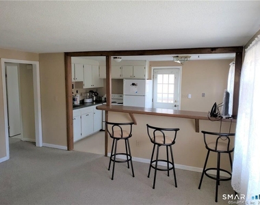 8 White Oak Road - Photo Thumbnail 4