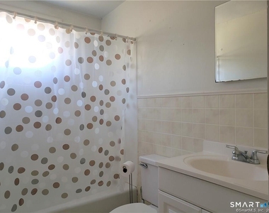 8 White Oak Road - Photo Thumbnail 6