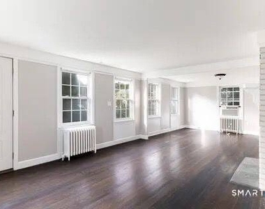 353 Circular Avenue - Photo Thumbnail 3