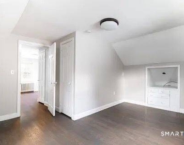 353 Circular Avenue - Photo Thumbnail 4