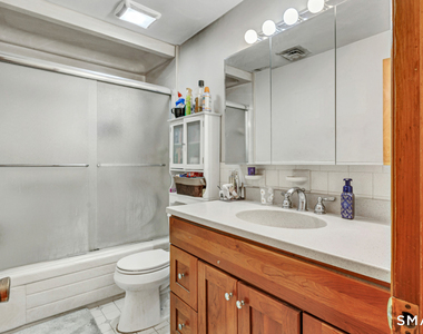 82 Crown Street - Photo Thumbnail 11