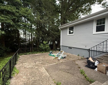 82 Crown Street - Photo Thumbnail 24