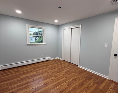 82 Crown Street - Photo Thumbnail 20