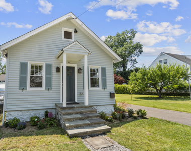 16 Saint Charles Avenue - Photo Thumbnail 2