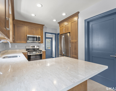 16 Saint Charles Avenue - Photo Thumbnail 6