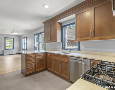 16 Saint Charles Avenue - Photo Thumbnail 9