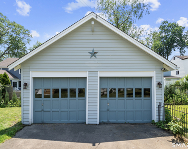 16 Saint Charles Avenue - Photo Thumbnail 24