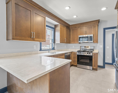 16 Saint Charles Avenue - Photo Thumbnail 7