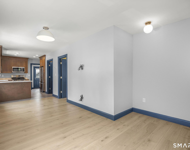 16 Saint Charles Avenue - Photo Thumbnail 4