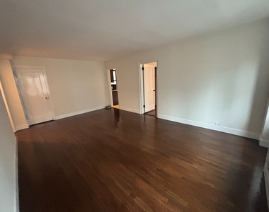 328 East 43rd Street - Photo Thumbnail 3