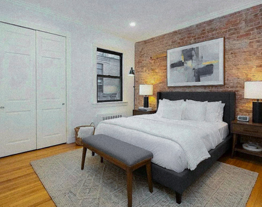 340 East 61st Street - Photo Thumbnail 2