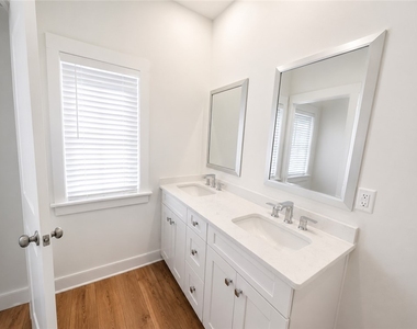 121 Main St - Photo Thumbnail 23