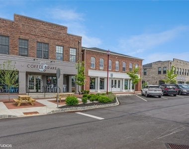 121 Main St - Photo Thumbnail 44
