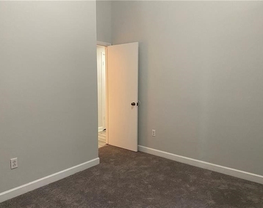 1207 W North Ave - Photo Thumbnail 11