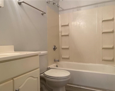 1207 W North Ave - Photo Thumbnail 12