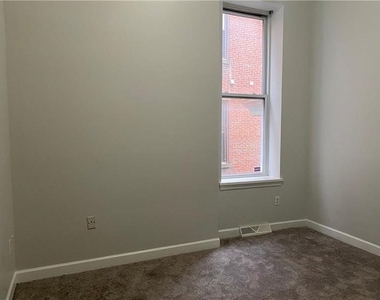 1207 W North Ave - Photo Thumbnail 9