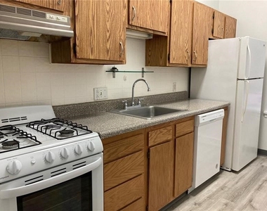 1207 W North Ave - Photo Thumbnail 8