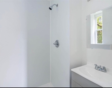 1247 Leishman Ave - Photo Thumbnail 11