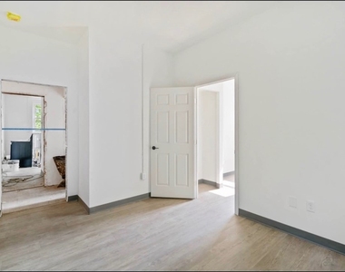 1247 Leishman Ave - Photo Thumbnail 13