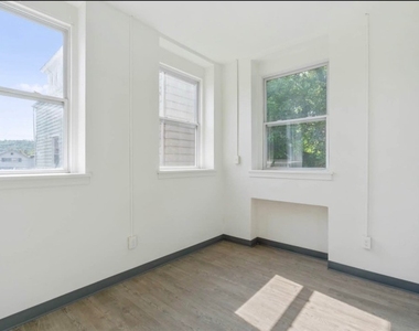 1247 Leishman Ave - Photo Thumbnail 1