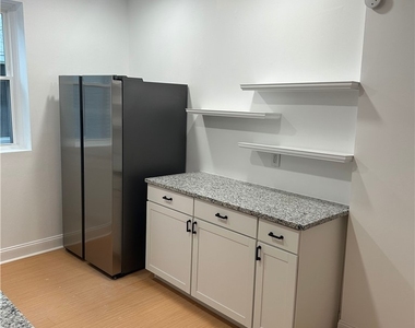 1415 Columbus Ave - Photo Thumbnail 5