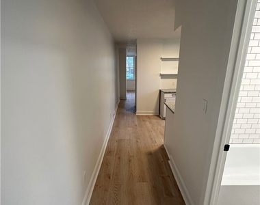 1415 Columbus Ave - Photo Thumbnail 7