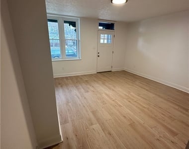 1415 Columbus Ave - Photo Thumbnail 6