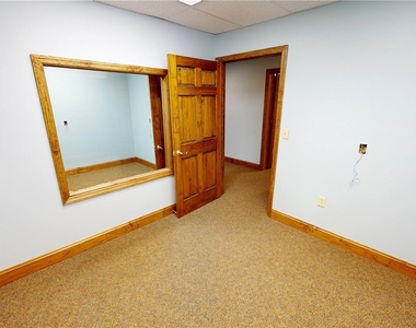 1015 E Jefferson - Photo Thumbnail 13