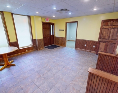1015 E Jefferson - Photo Thumbnail 3