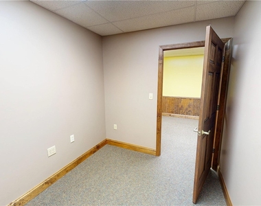 1015 E Jefferson - Photo Thumbnail 8