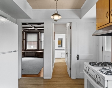 1306 Ridge Ave - Photo Thumbnail 12
