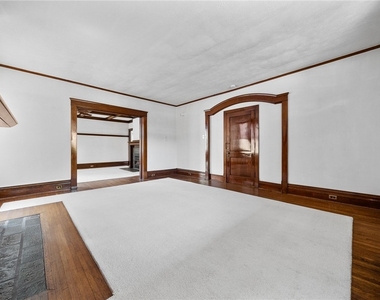 1306 Ridge Ave - Photo Thumbnail 4