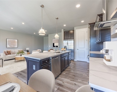 1439 Hastings Crescent - Photo Thumbnail 6