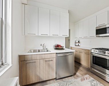 104-40 Queens Boulevard - Photo Thumbnail 4