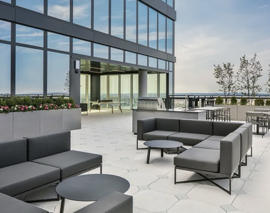 606 West 30th Street - Photo Thumbnail 9