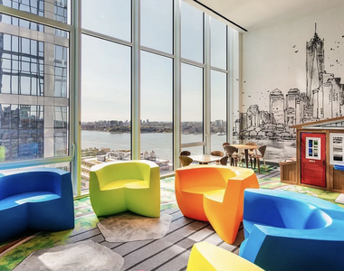 606 West 30th Street - Photo Thumbnail 10