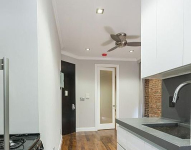 16 East 116th Street - Photo Thumbnail 2
