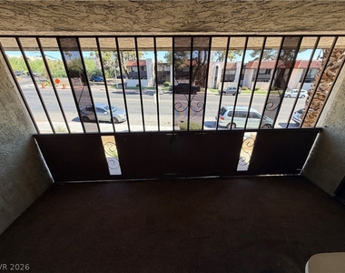 1405 Vegas Valley Drive - Photo Thumbnail 20