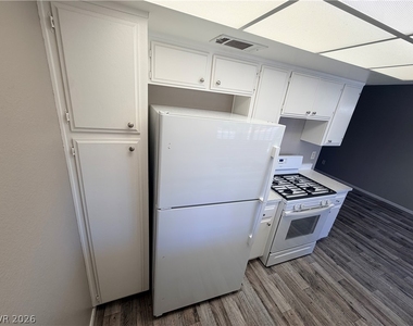 1405 Vegas Valley Drive - Photo Thumbnail 10