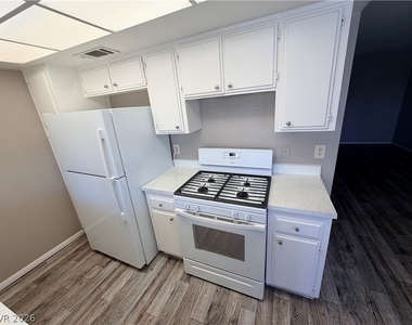 1405 Vegas Valley Drive - Photo Thumbnail 9
