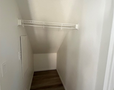6442 Oak Savanna Court - Photo Thumbnail 4