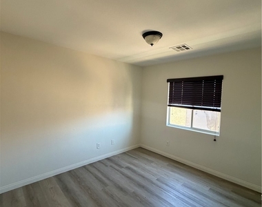 6442 Oak Savanna Court - Photo Thumbnail 14