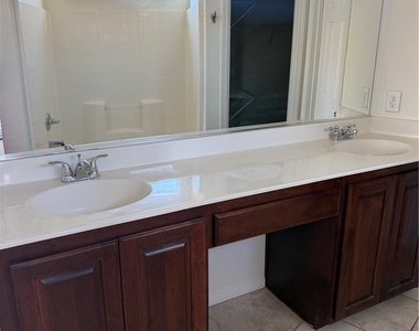 6442 Oak Savanna Court - Photo Thumbnail 11