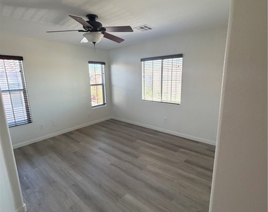 6442 Oak Savanna Court - Photo Thumbnail 9
