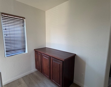 6442 Oak Savanna Court - Photo Thumbnail 17