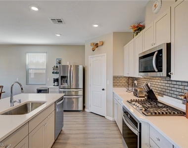 7224 Anchor Terrace Street - Photo Thumbnail 20