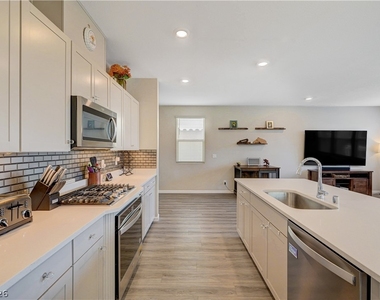 7224 Anchor Terrace Street - Photo Thumbnail 21