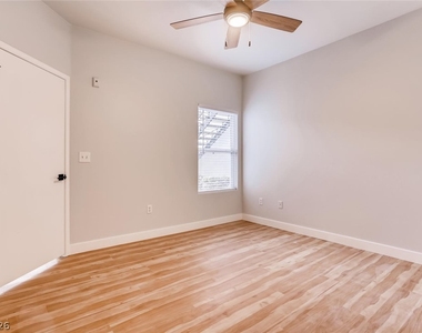 7255 W Sunset Road - Photo Thumbnail 9